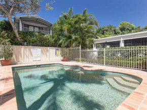 Seashells, 2,21-23 Magnus Street -Unit with Air con, complex lift and pool, close to town